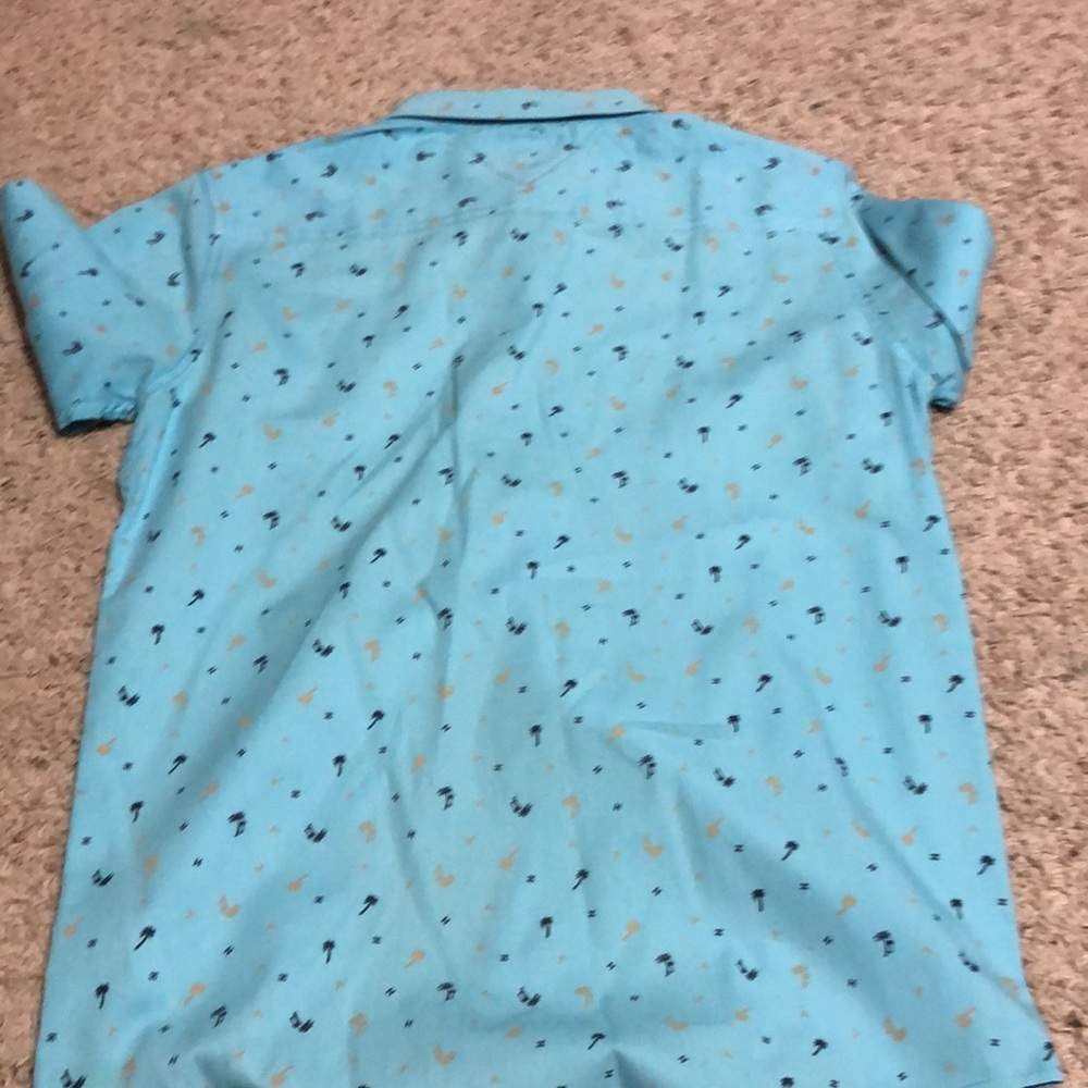 Button down - Picture 2 of 2